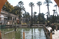 Park v palácovém komplexu Alcazar