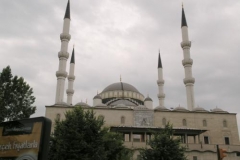 Největší mešita ve městě - Kocapete Camii