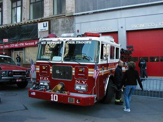 Hasičský vùz New Yorských hasičů (FDNY)