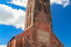 Z další katedrály po 2. světové válce zbyla jen věž