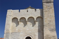 Kostel, který sloužil i jako pevnost