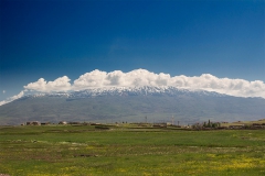Konečně vidím bílý vrcholek hory Ararat.